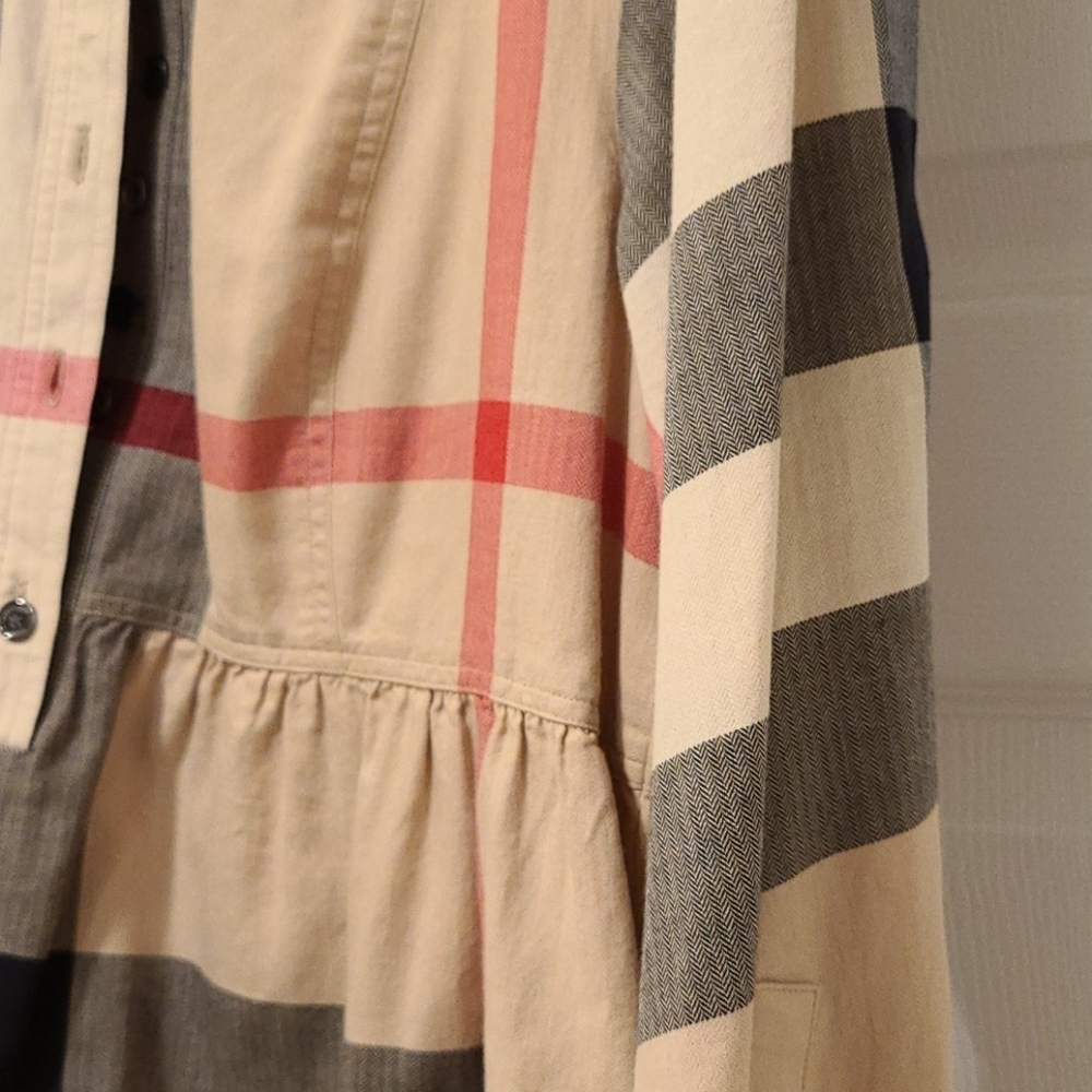 Burberry Beige Nova Check Button-Front Tunic with Black and Red Plaid - Picture 5 of 6